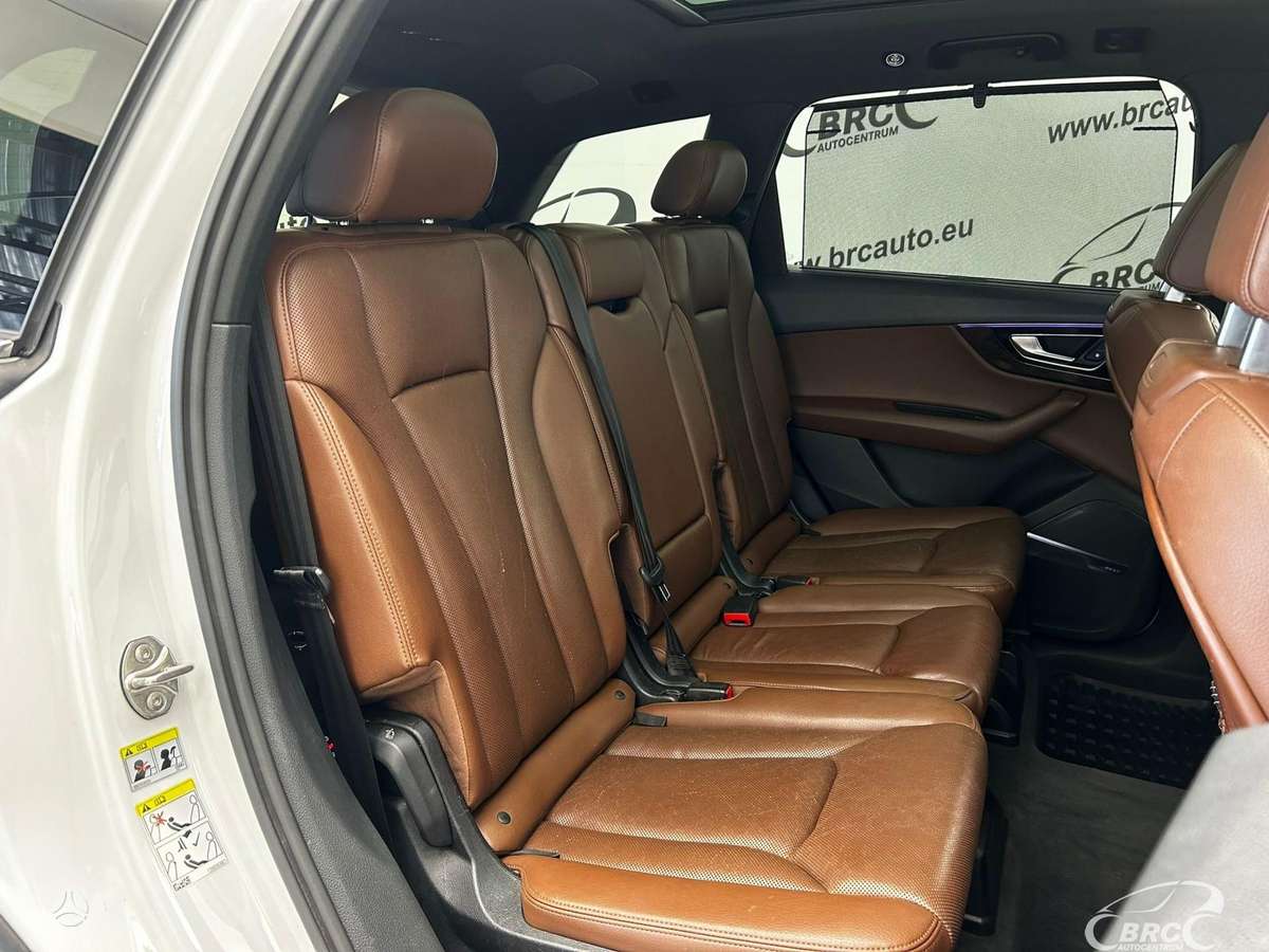 Audi Q7, 3.0 l., off-road / crossover