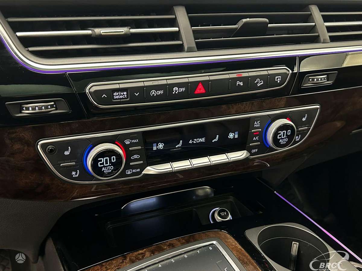 Audi Q7, 3.0 l., off-road / crossover