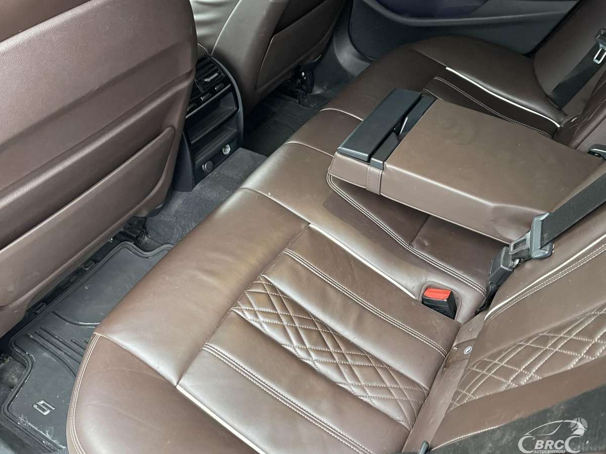 BMW M550, 4.4 l., Седан