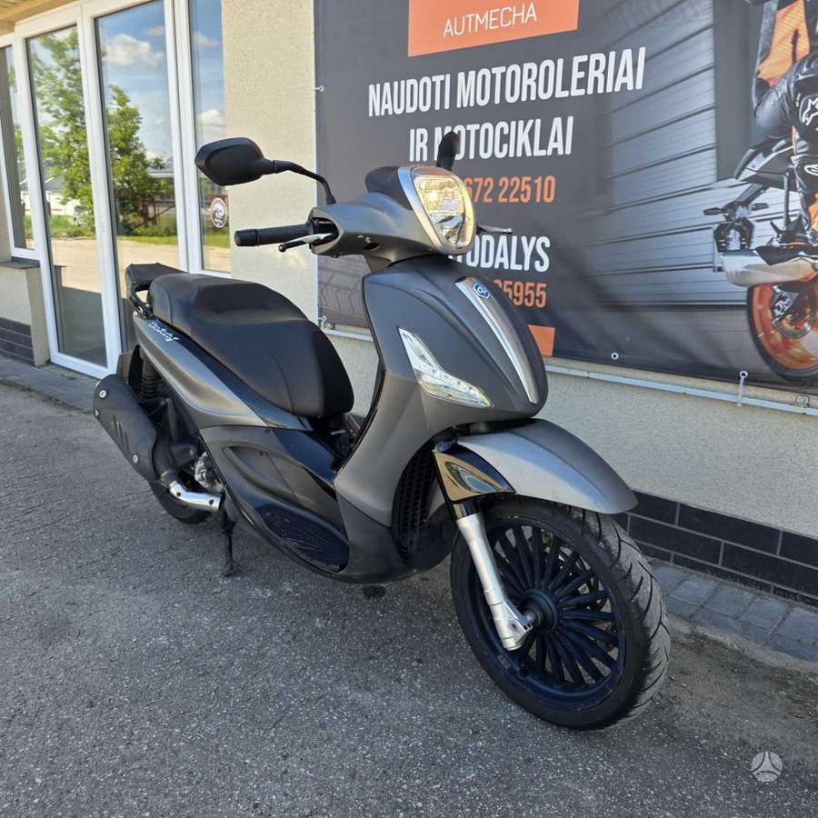 Piaggio Beverly 125cc, scooters / mopeds
