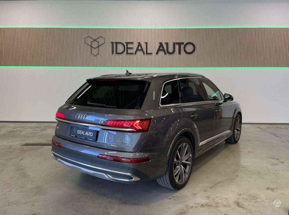 Audi Q7, off-road / crossover