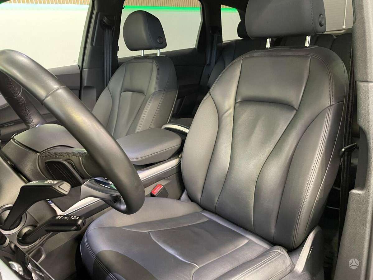 Audi Q7, off-road / crossover