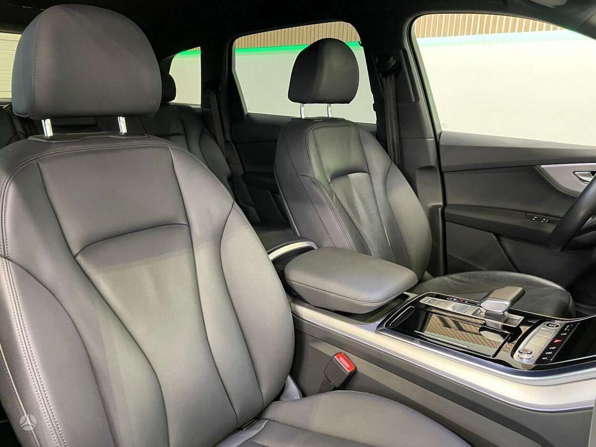 Audi Q7, off-road / crossover