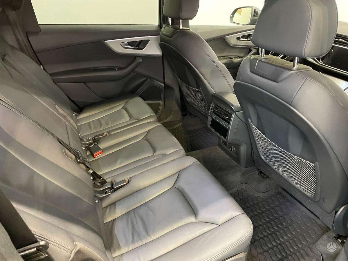 Audi Q7, off-road / crossover