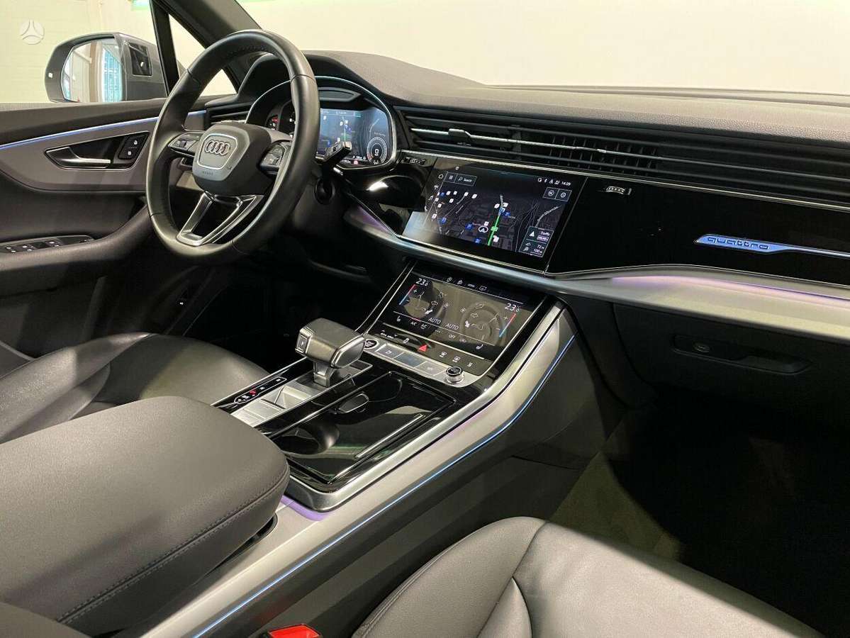 Audi Q7, off-road / crossover