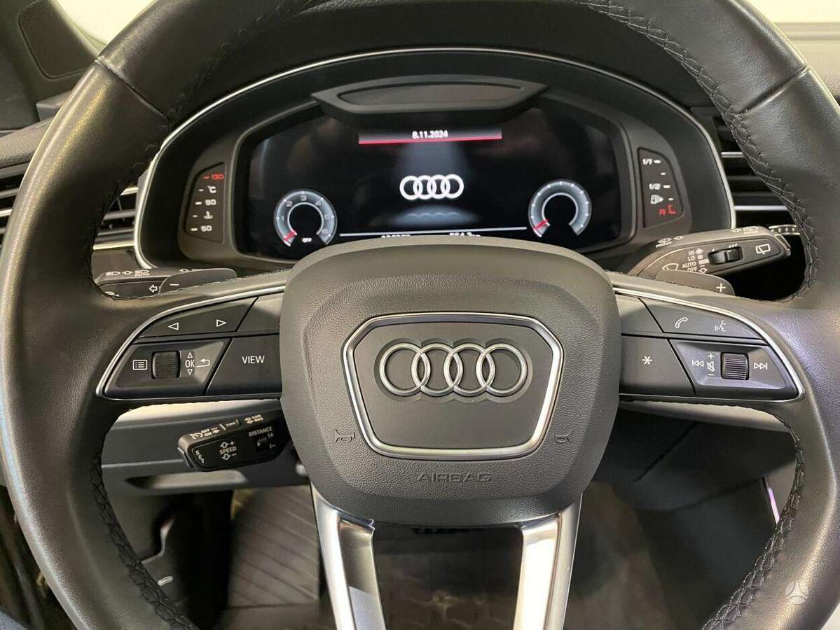 Audi Q7, off-road / crossover