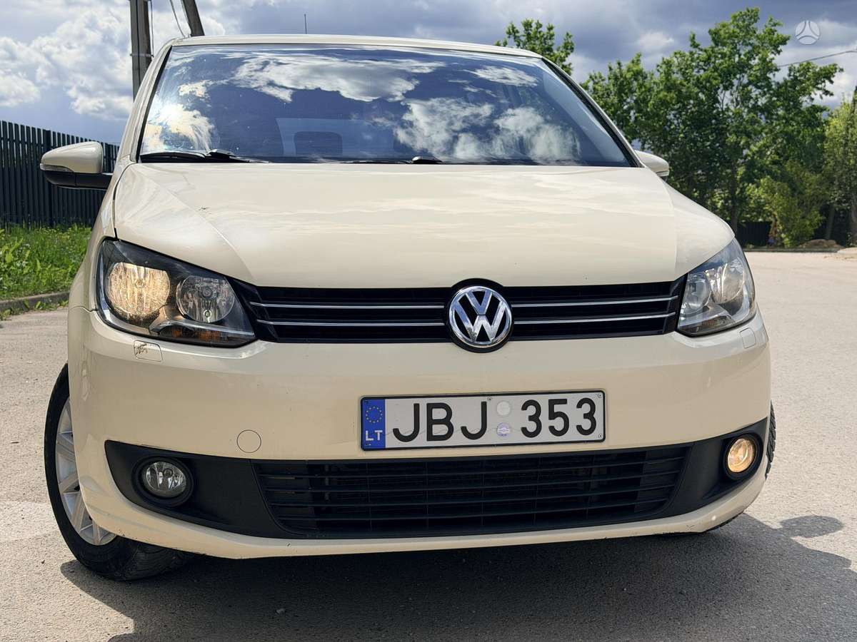Volkswagen Touran - 1