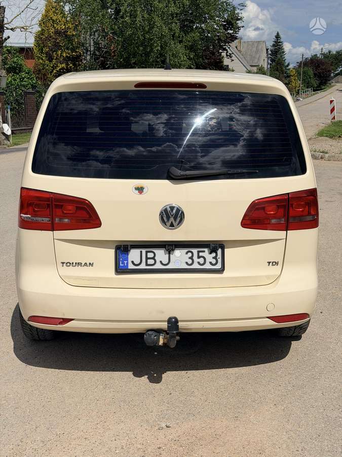 Volkswagen Touran - 8