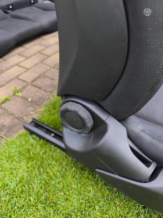 Volvo V90 sēdekļi