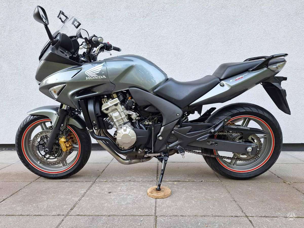 Honda CBF 600cc, street / classic