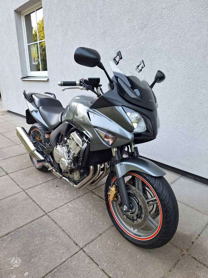 Honda CBF 600cc, street / classic