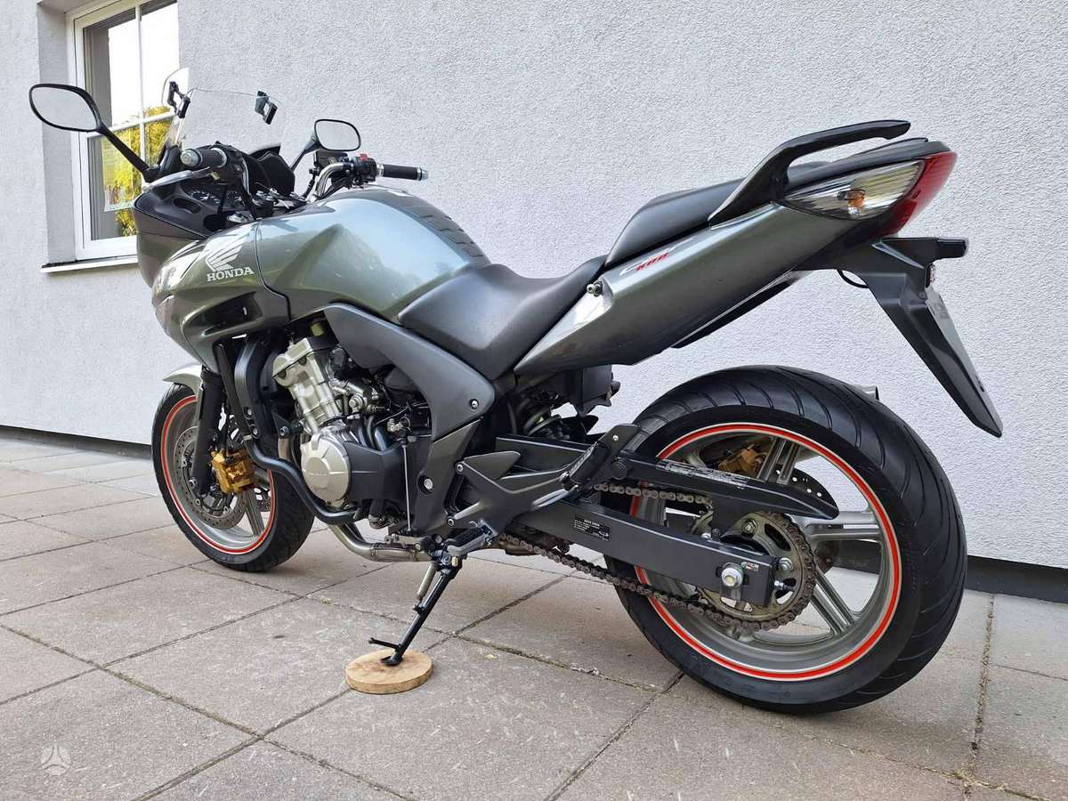 Honda CBF 600cc, street / classic