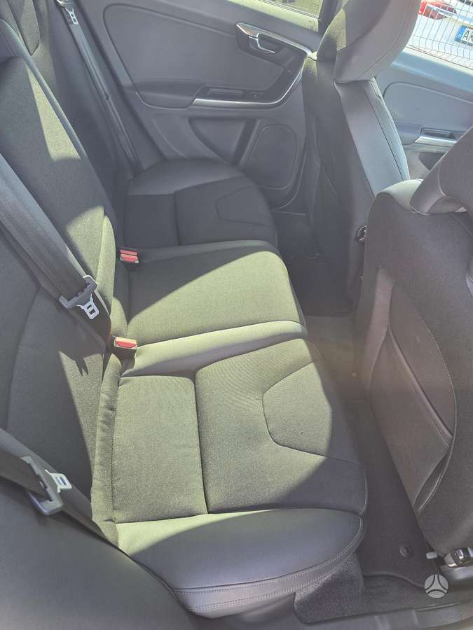Volvo V60, 2.4 l., universalas