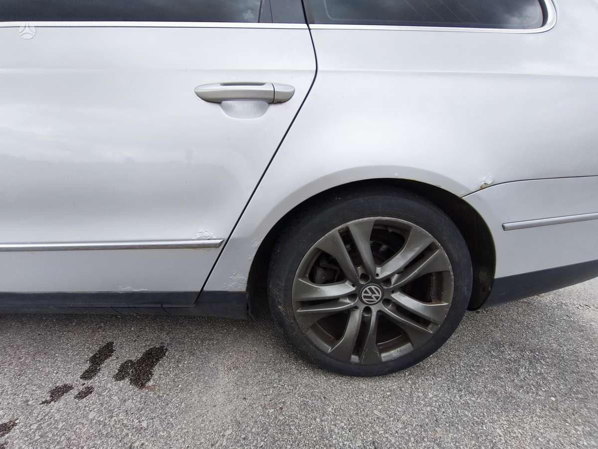 Volkswagen Passat - 12
