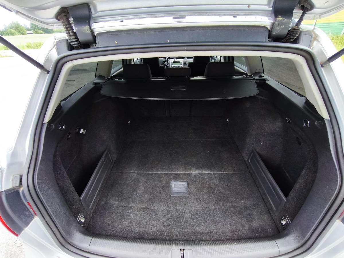 Volkswagen Passat - 10