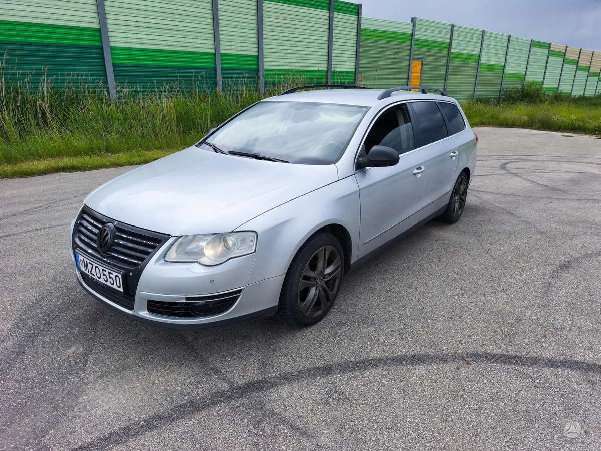 Volkswagen Passat - 1