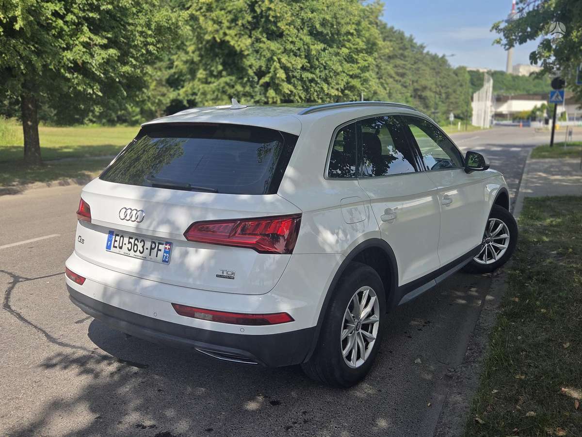 Audi Q5, 2.0 l., off-road / crossover