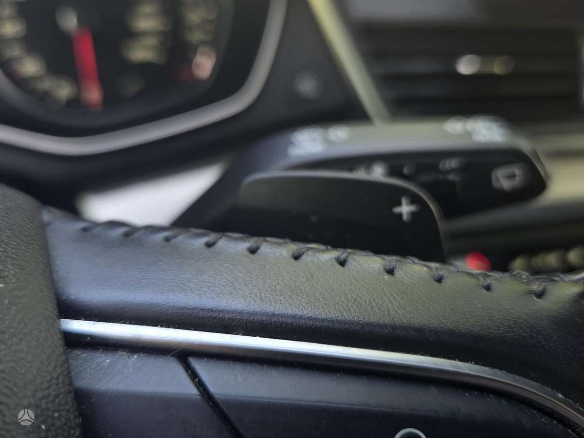 Audi Q5, 2.0 l., off-road / crossover