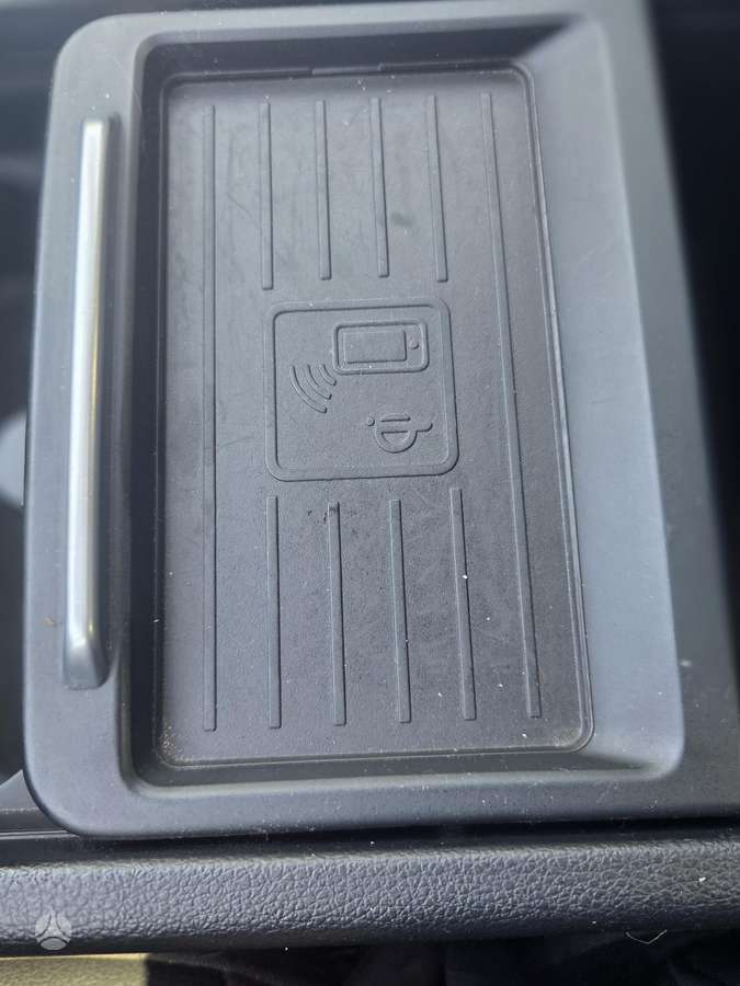 Audi Q5, 2.0 l., off-road / crossover