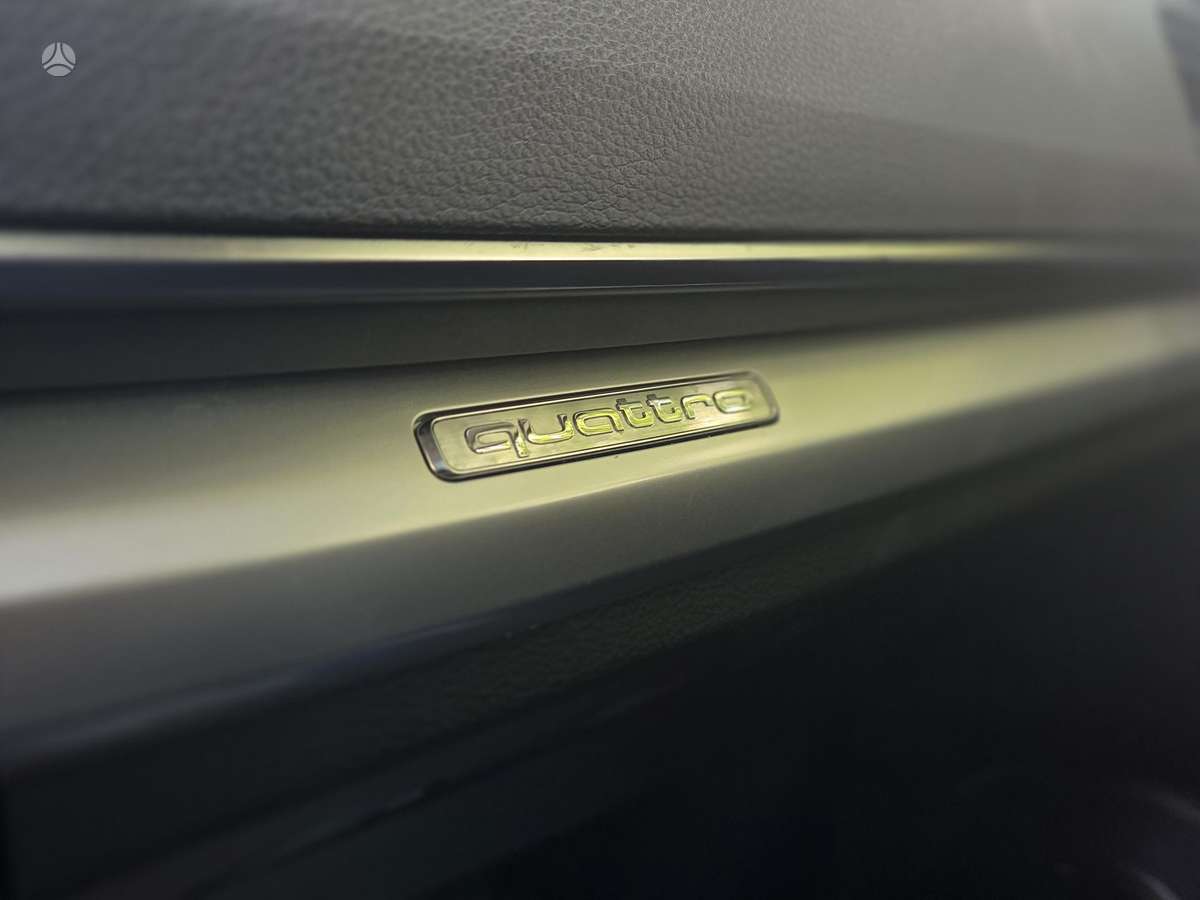 Audi Q5, 2.0 l., off-road / crossover
