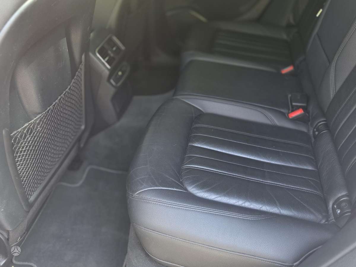Audi Q5, 2.0 l., off-road / crossover