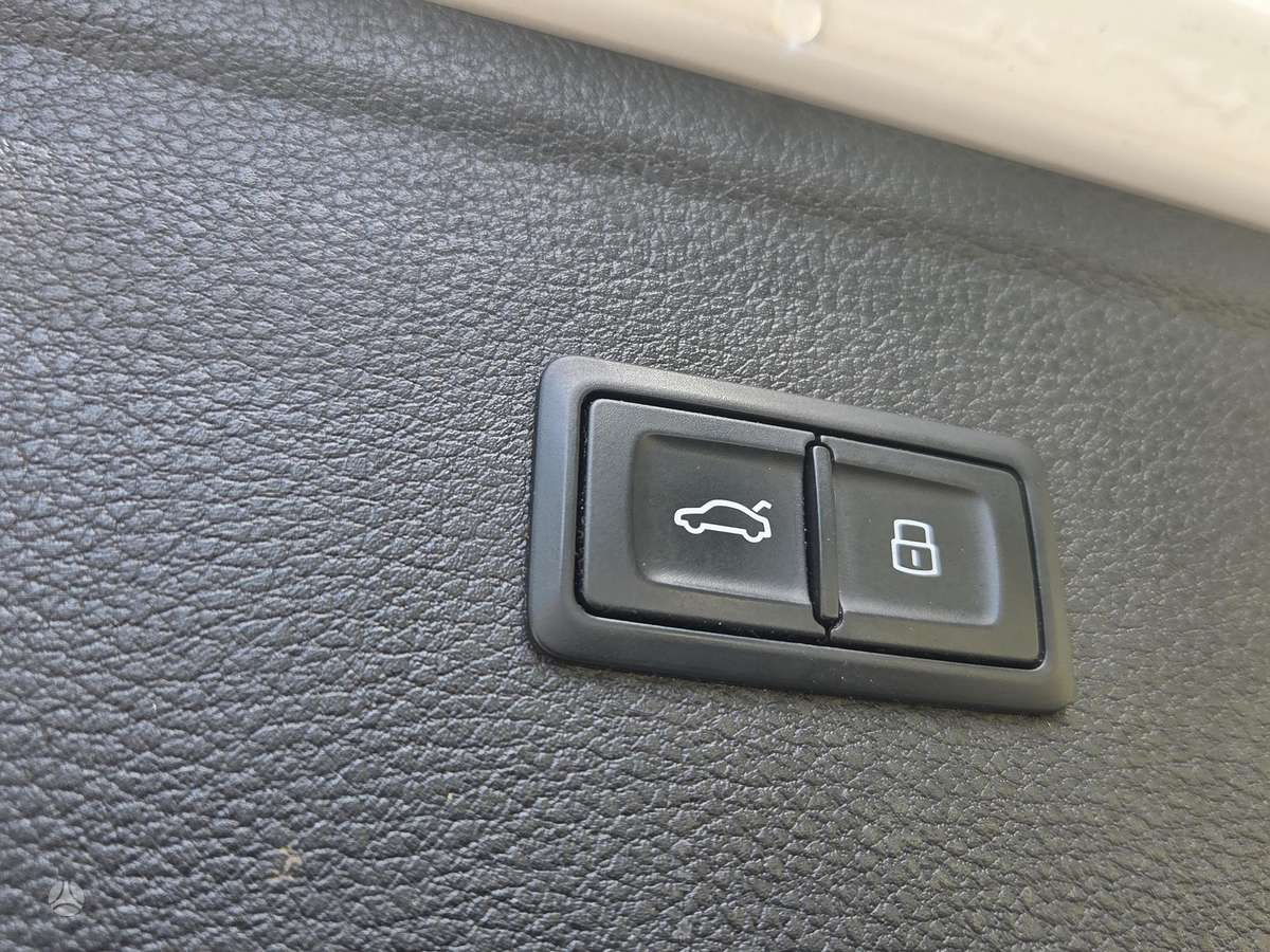 Audi Q5, 2.0 l., off-road / crossover