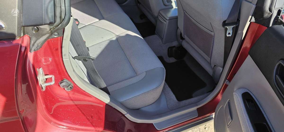 Subaru Forester, 2.0 l., off-road / crossover