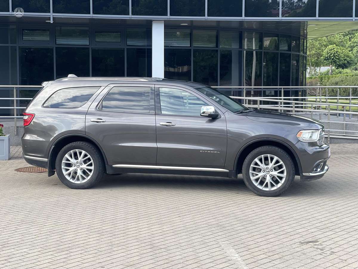 Dodge Durango, 5.7 l., off-road / crossover
