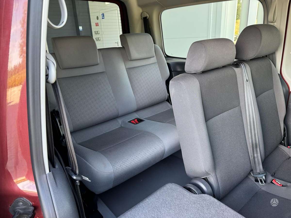 Volkswagen Caddy Maxi - 9
