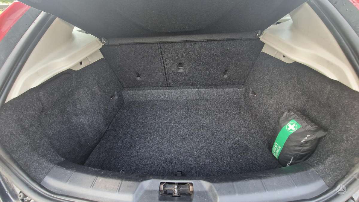 Volvo V40 - 8