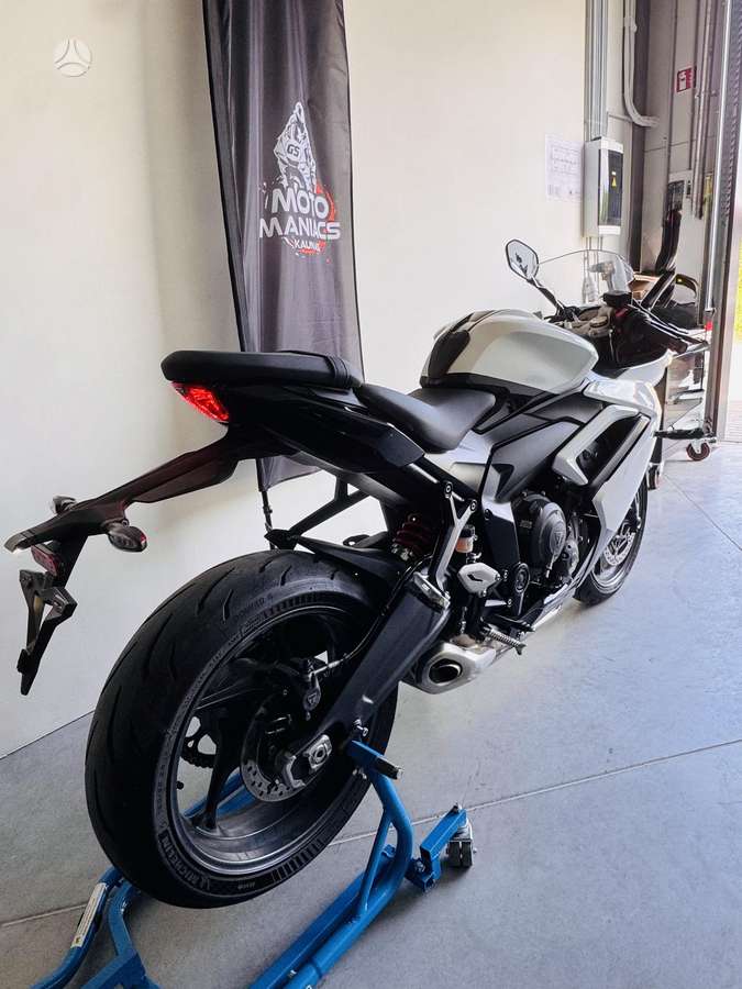 Triumph Daytona 660cc, спортбайки / superbikes