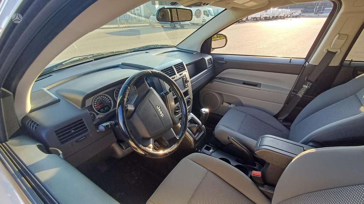 Jeep Compass, 2.4 l., off-road / crossover