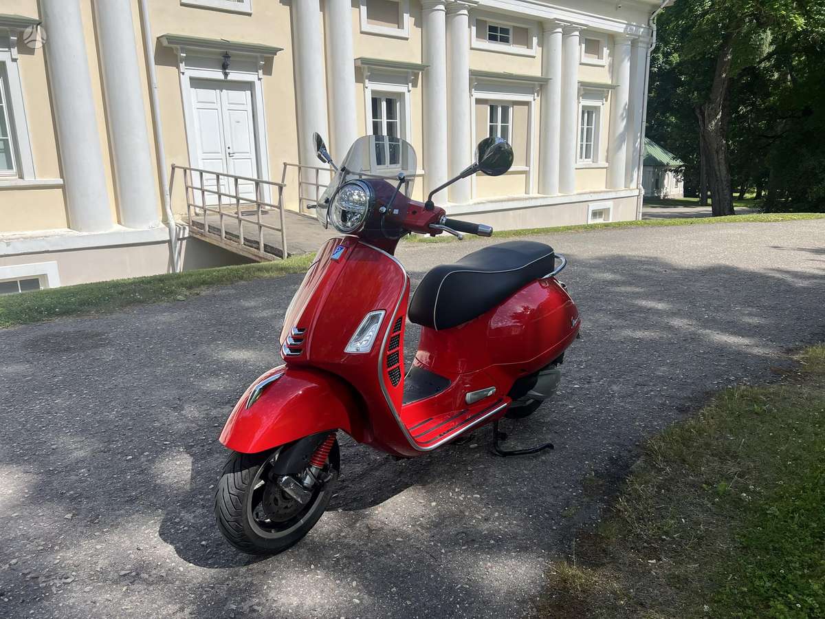 Piaggio Vespa 300cc, scooters / mopeds