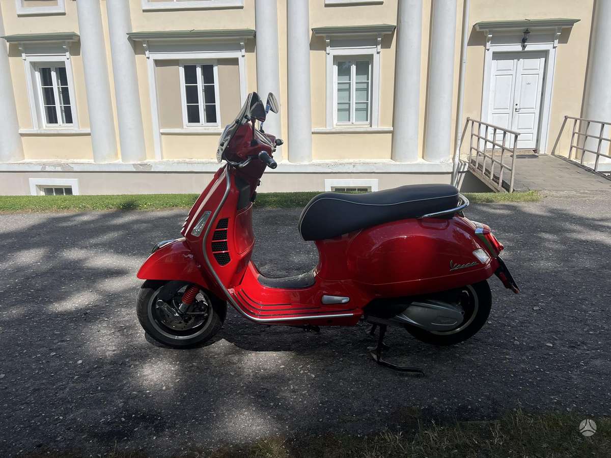 Piaggio Vespa 300cc, scooters / mopeds