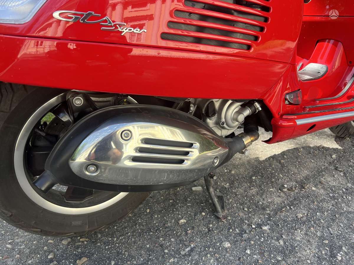 Piaggio Vespa 300cc, scooters / mopeds