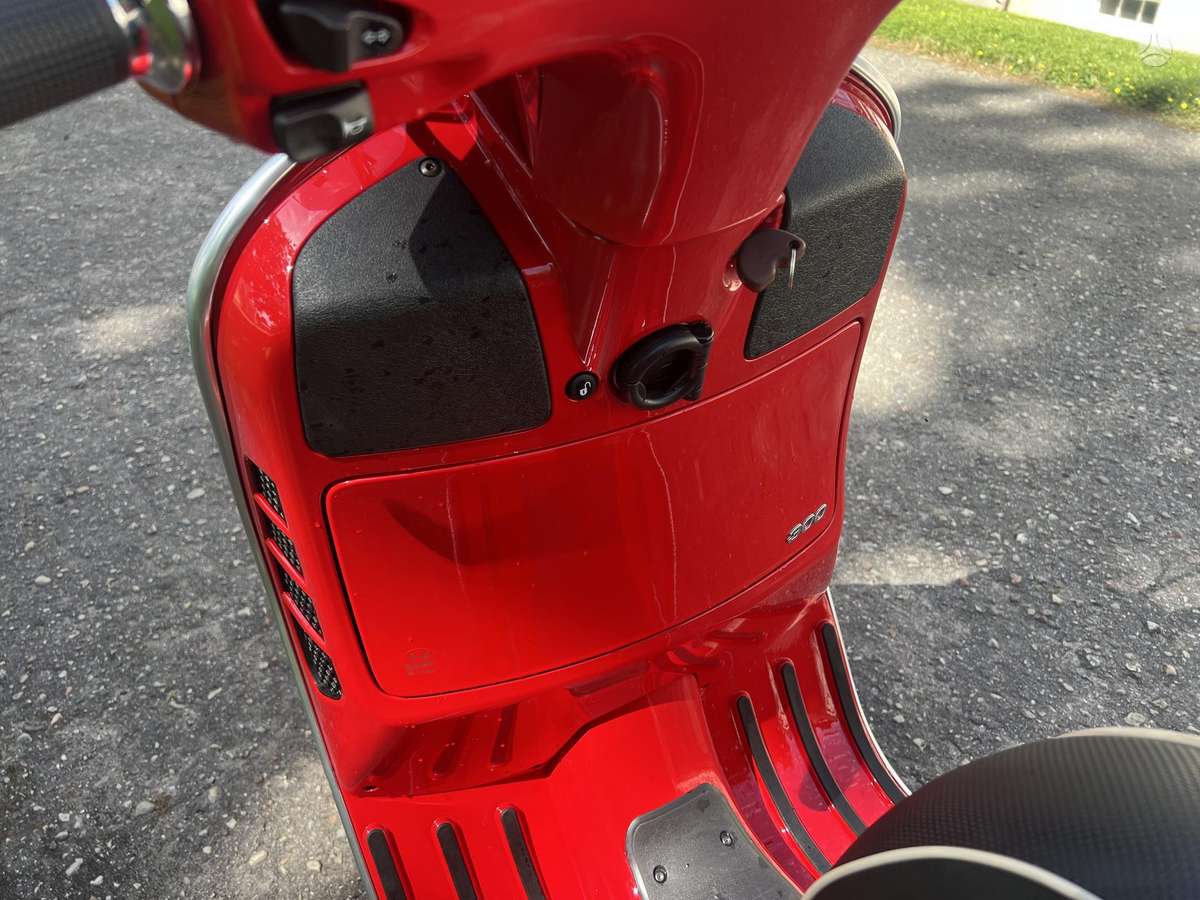 Piaggio Vespa 300cc, scooters / mopeds
