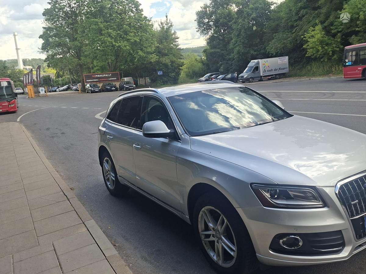 Audi Q5, 2.0 l., Внедорожник / Кроссовер