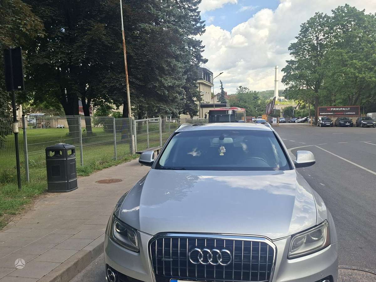 Audi Q5, 2.0 l., Внедорожник / Кроссовер