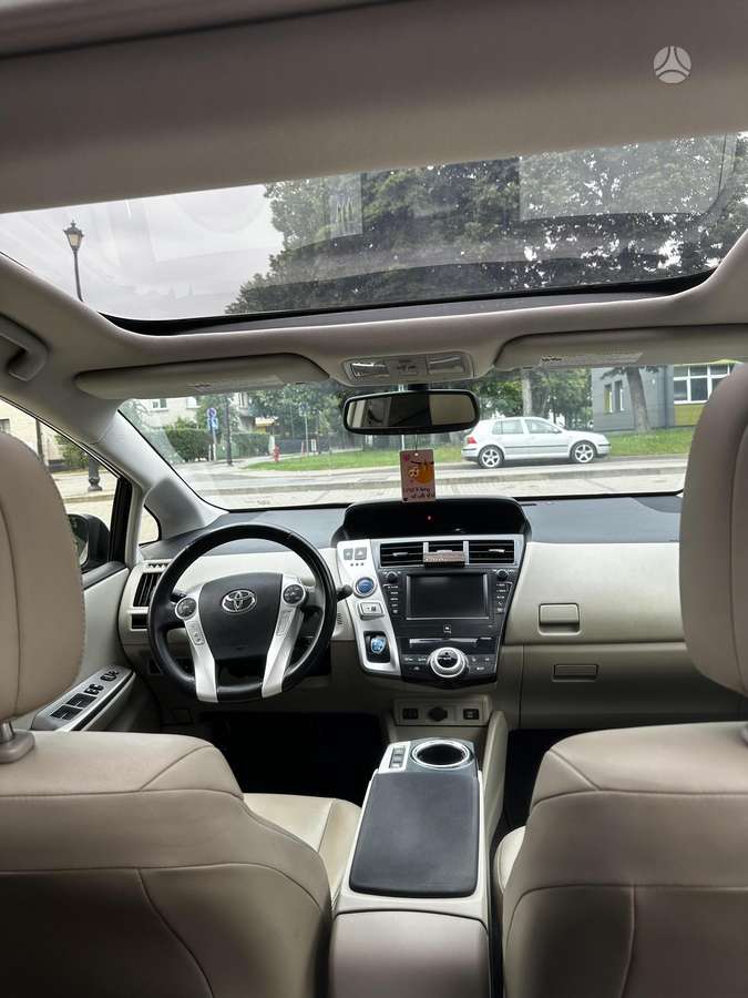 Toyota Prius+ - 7