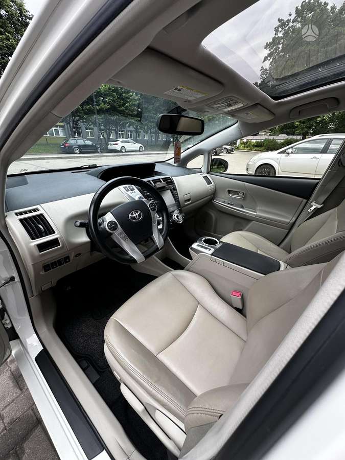 Toyota Prius+ - 8