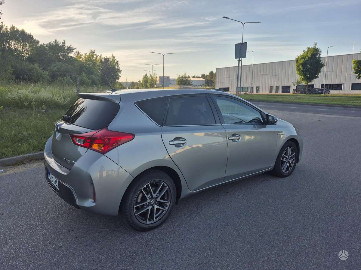 Toyota Auris - 2