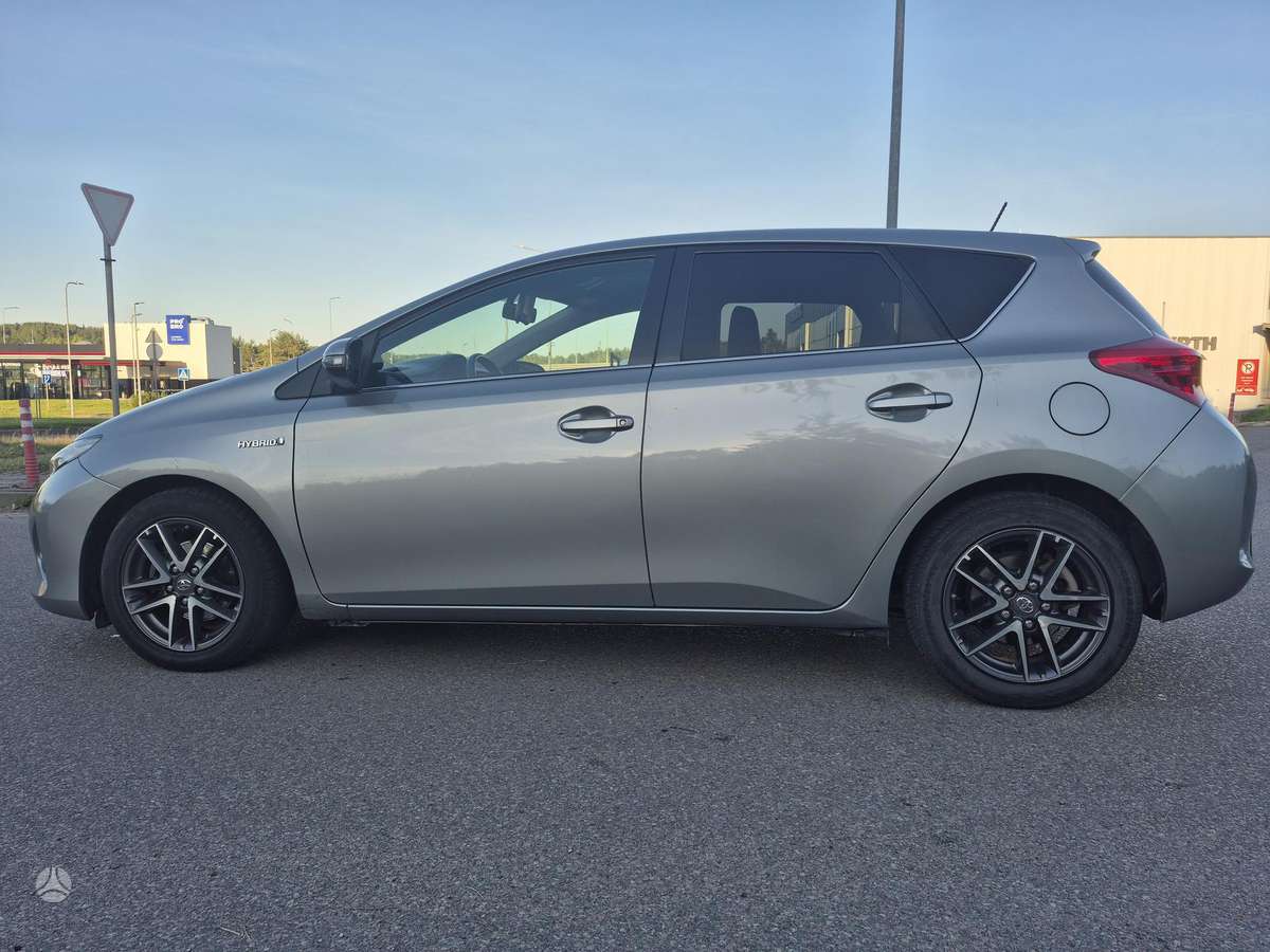 Toyota Auris - 5