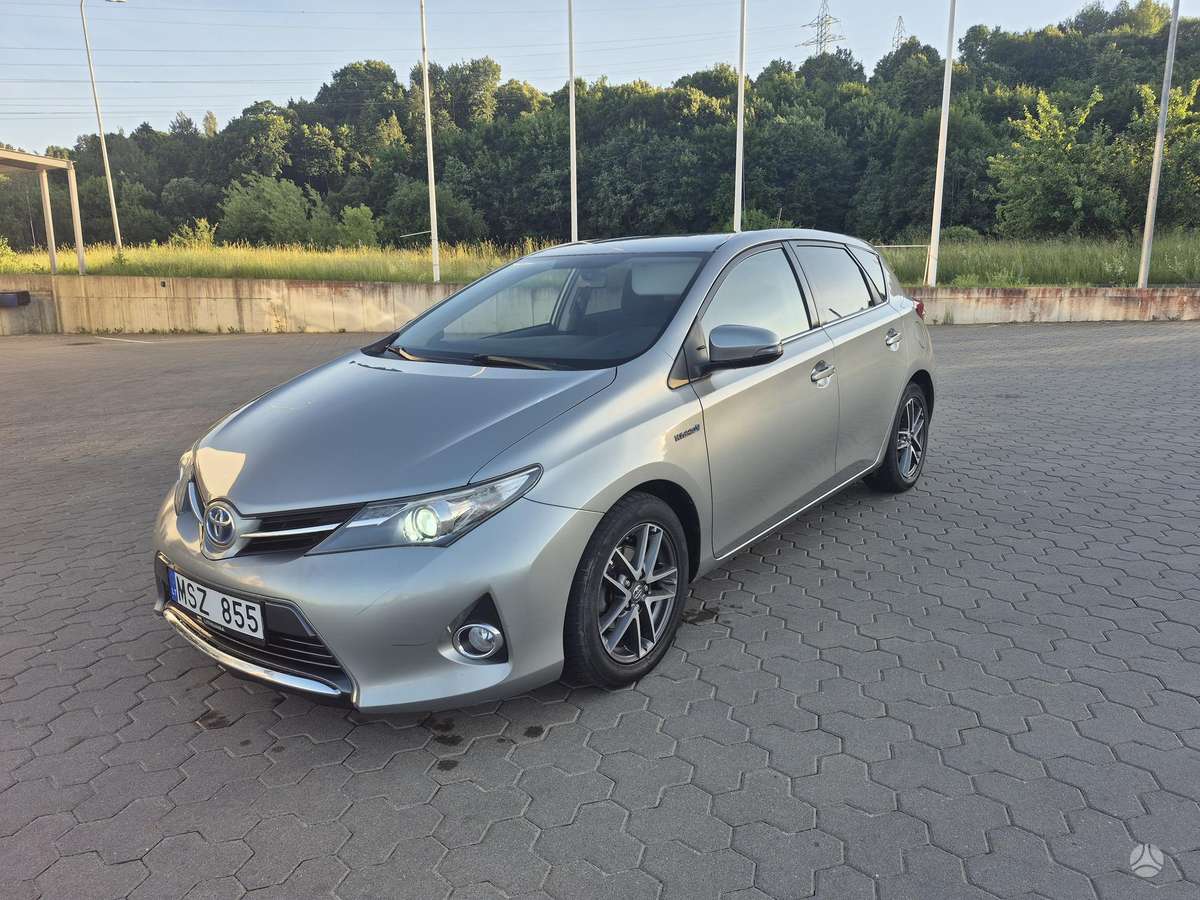 Toyota Auris - 1