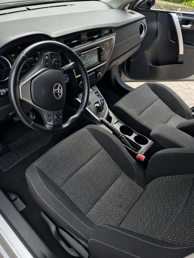 Toyota Auris - 11