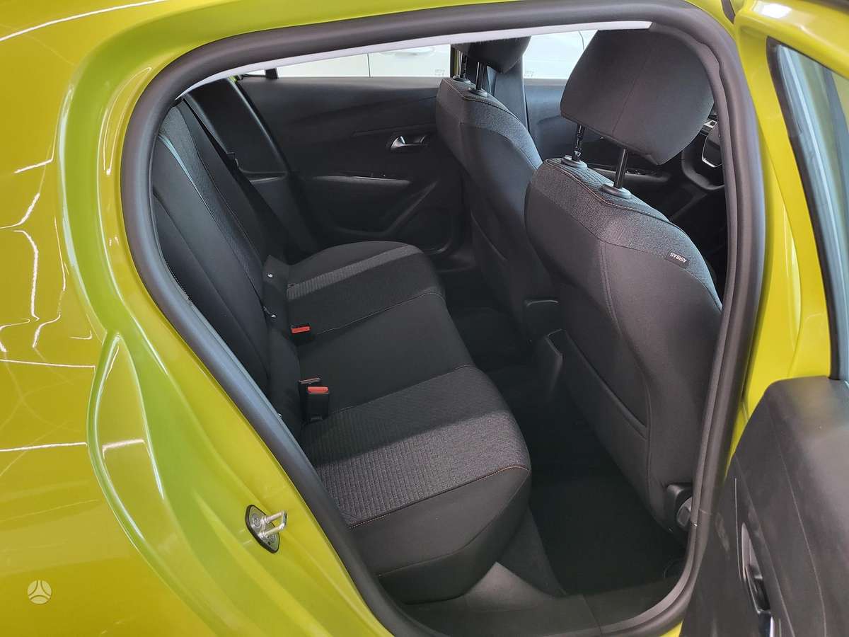 Peugeot 208 - 10