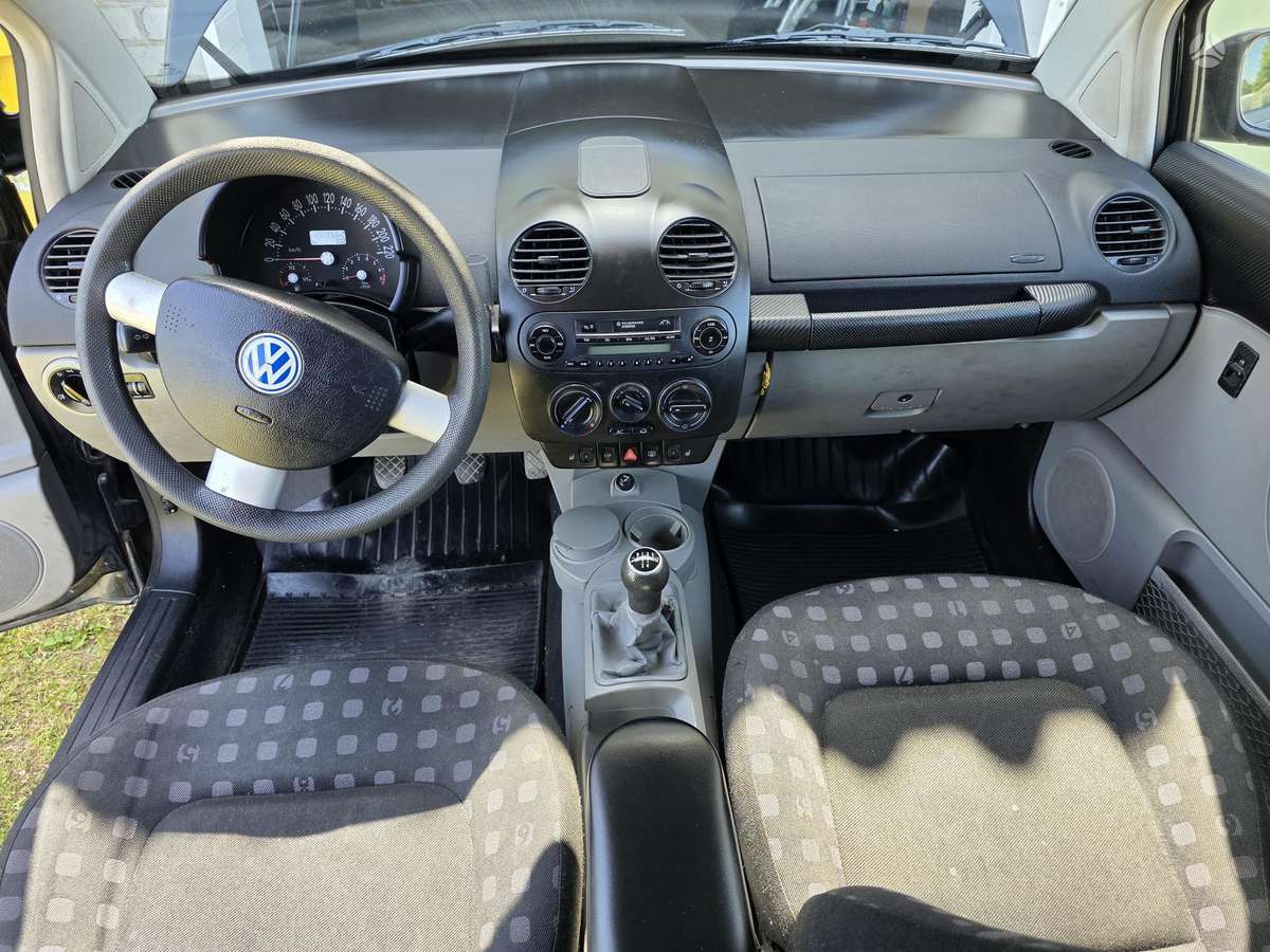 Volkswagen Beetle, 1.6 l., hatchback