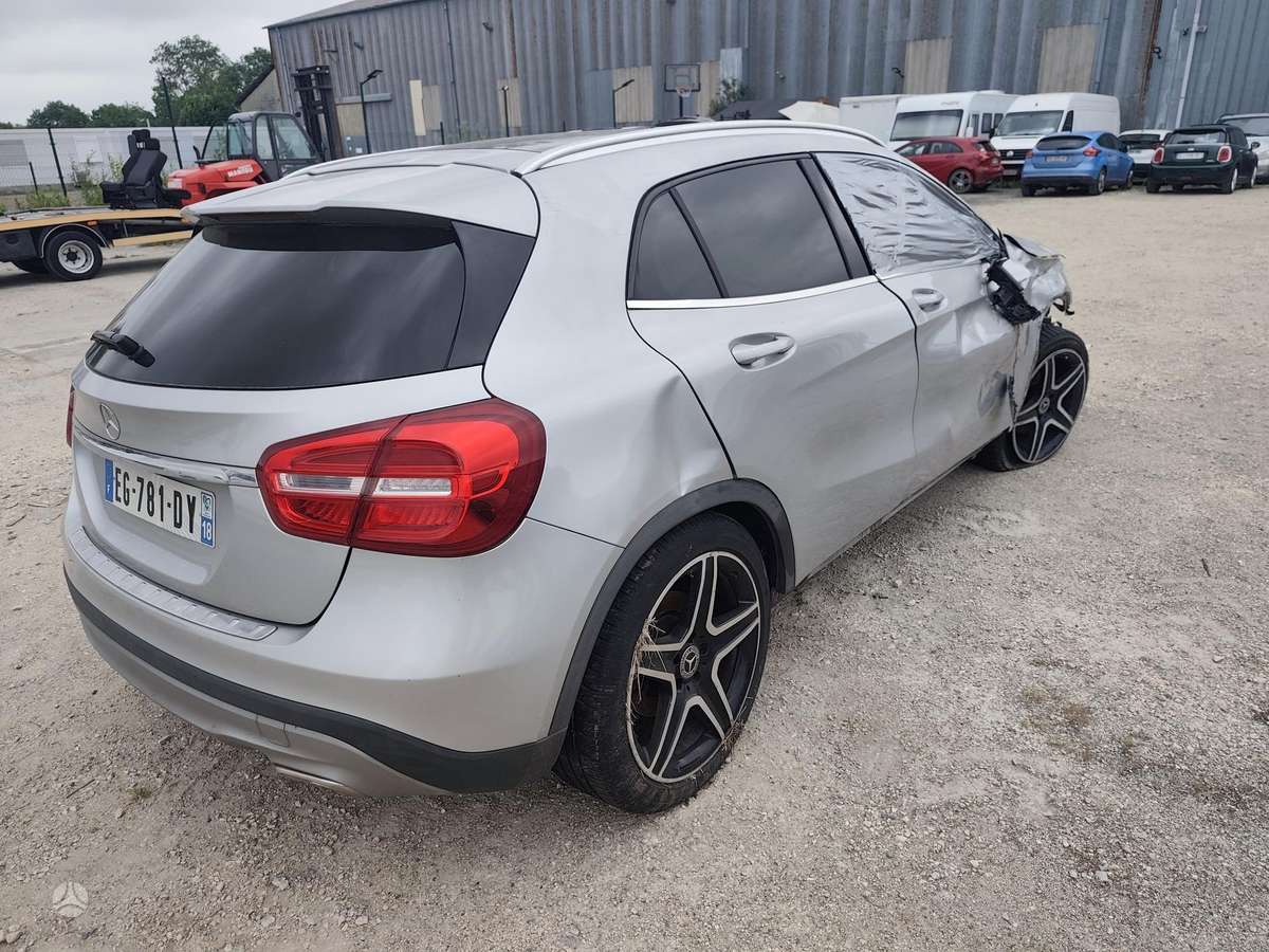 Mercedes-Benz GLA220 kėbulo dalys