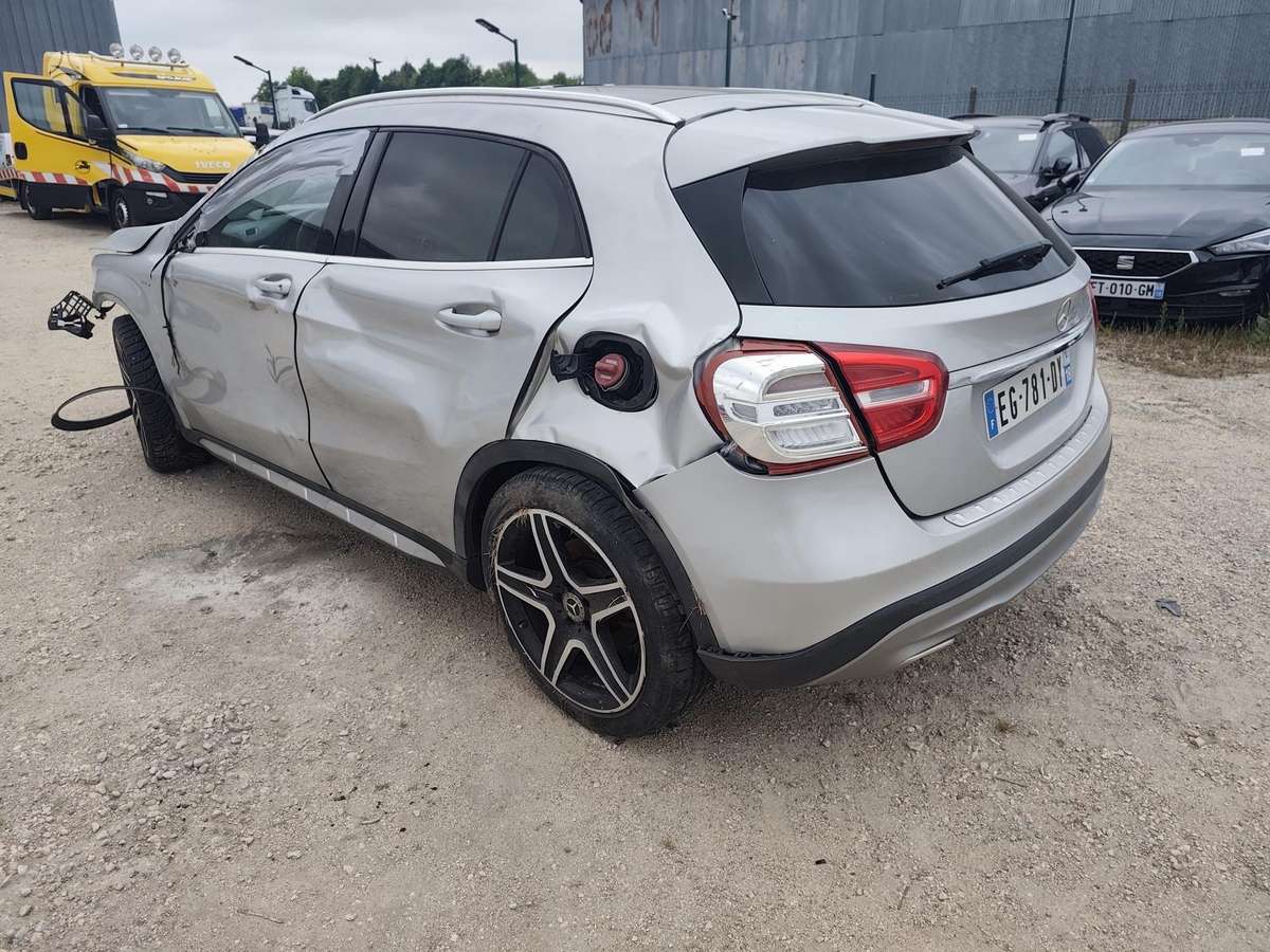 Mercedes-Benz GLA220 kėbulo dalys