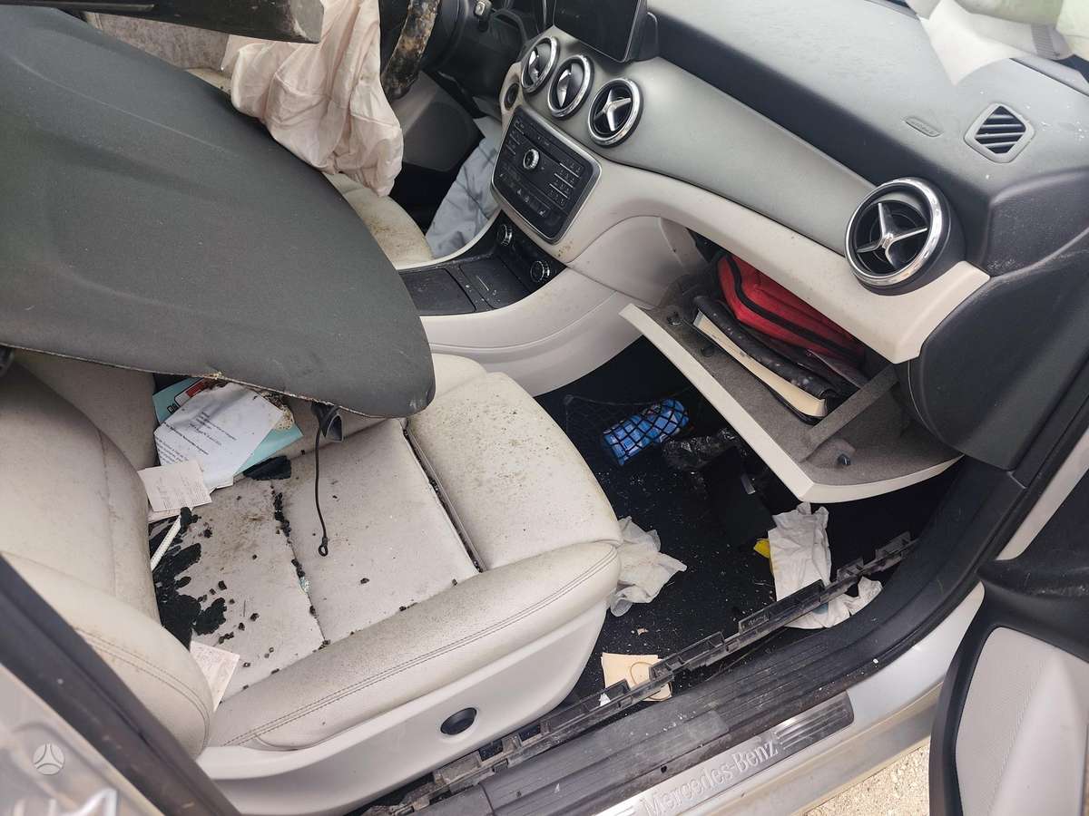 Mercedes-Benz GLA220 kėbulo dalys