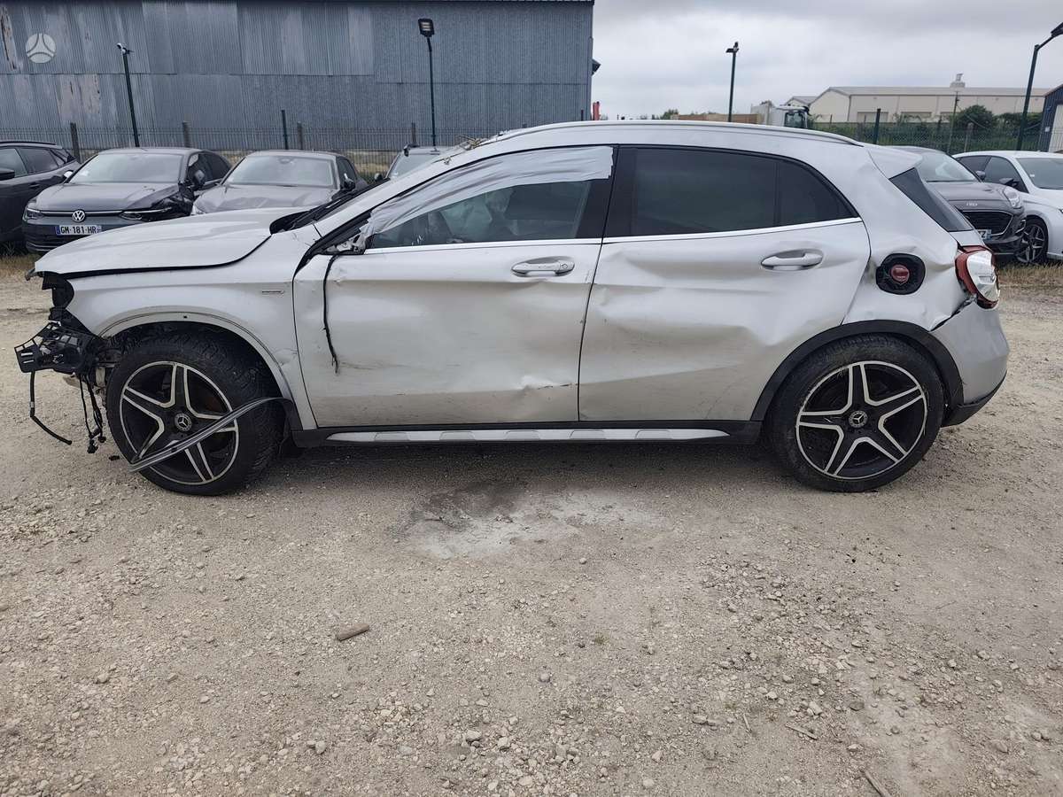 Mercedes-Benz GLA220 kėbulo dalys